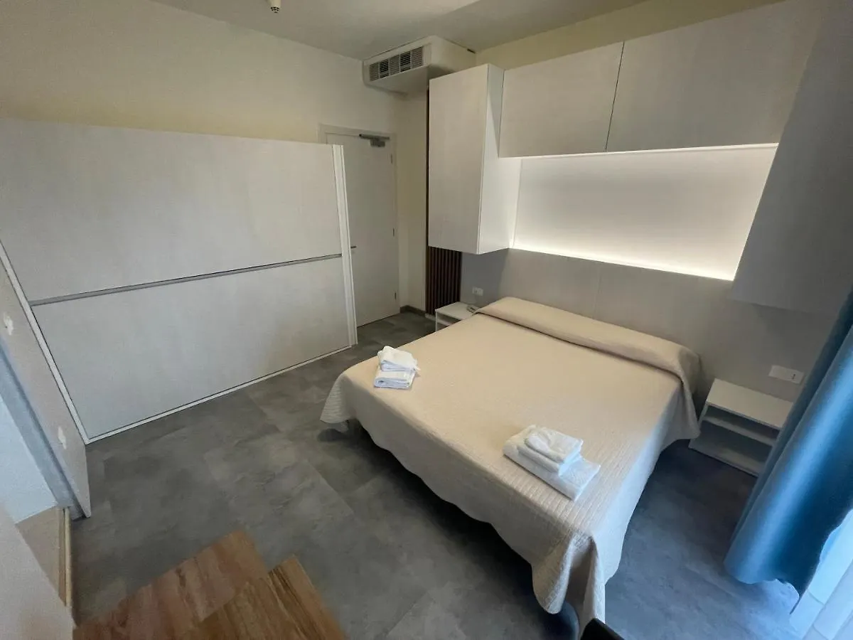 Hotel Catto Suisse Caorle 3*,  İtalya