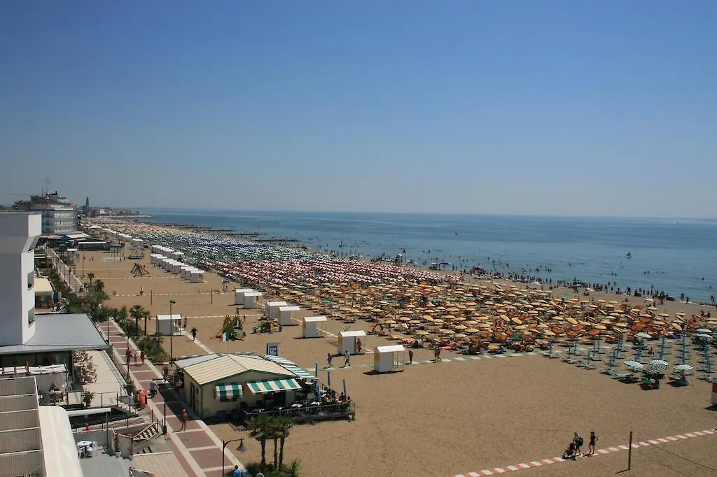 Hotel Catto Suisse Caorle 3*,  İtalya
